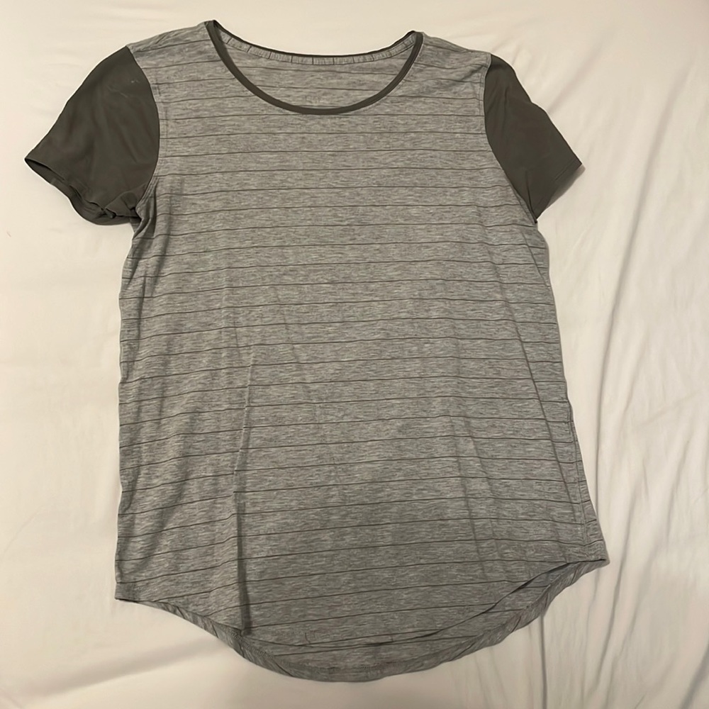 EUC size 8 shirt. The tag was ripped out. Gray shirt with olive green stripes